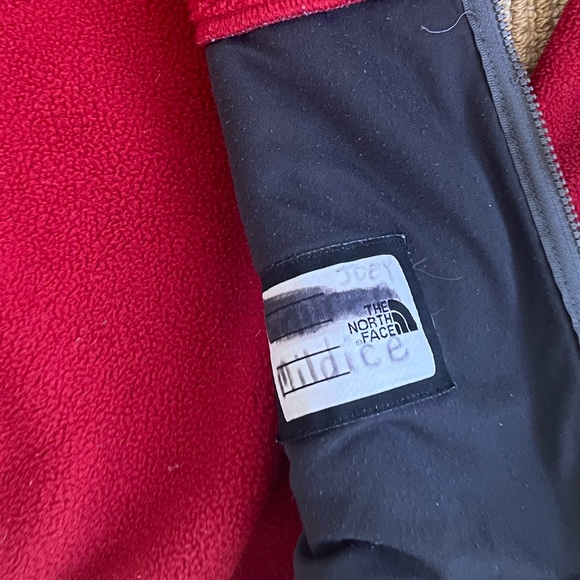 The North Face Boys Denali Full Zip Fleece Jacket in Red Gray Fleece Size Large - Picture 7 of 13